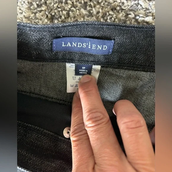 5/$25 Land’s End NWT women’s black wash wide leg denim size 8P - Picture 2 of 9